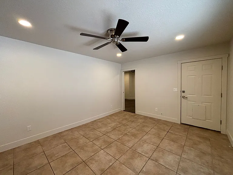 696 N 600 W #B — Photo 8