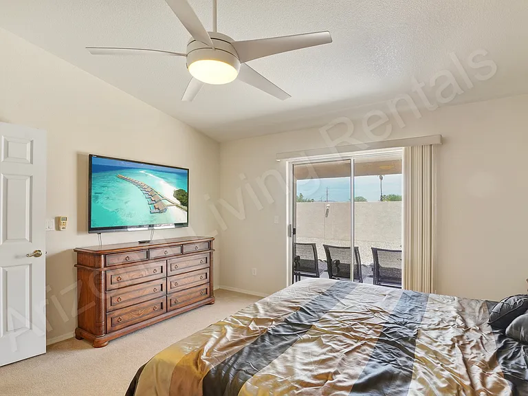 2665 Daytona Ave — Photo 13