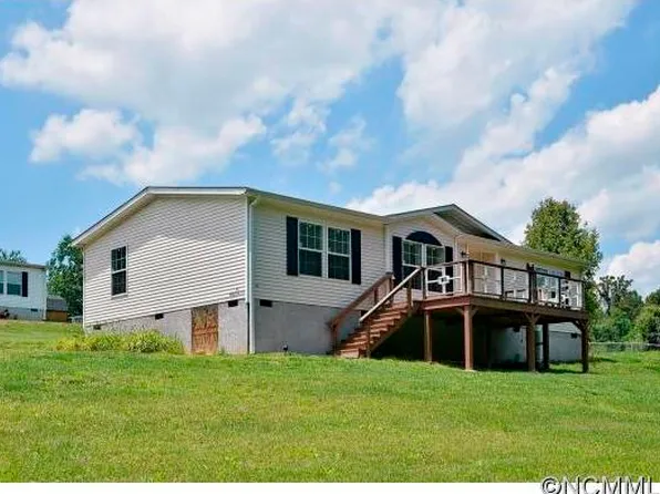44 Morning Ln, Hendersonville, NC 28792