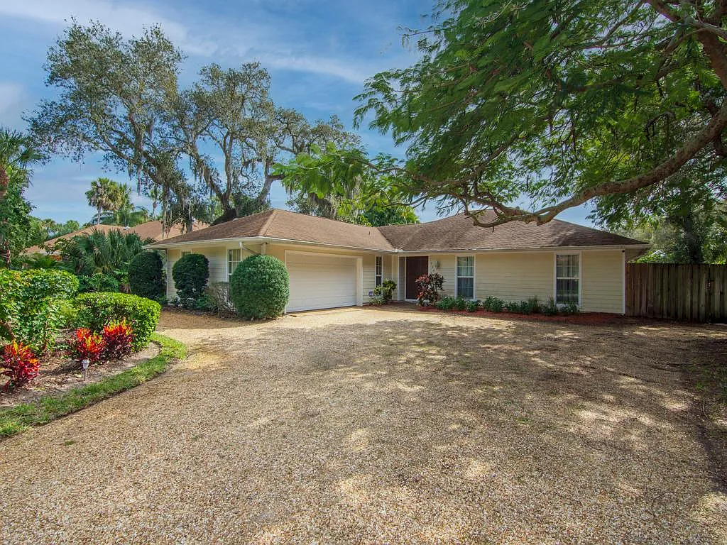4 bed, 1914 sqft, $15,000 — Photo 2