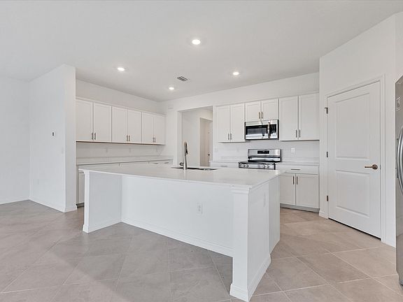 4th image of 19095 Cabernet Ct