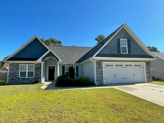 3 bed, 2.0 bath, 1972 sqft, $1,895 — Photo 1