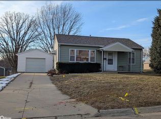 1009 S 7th Ave, Marshalltown, IA 50158