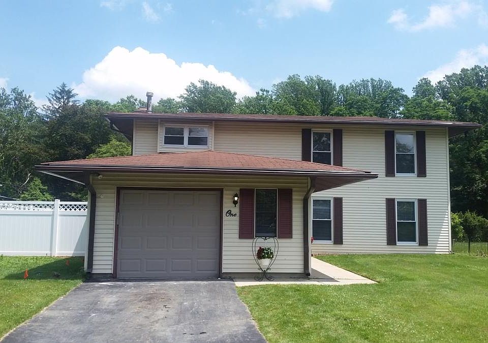 Main House Photo with Fence