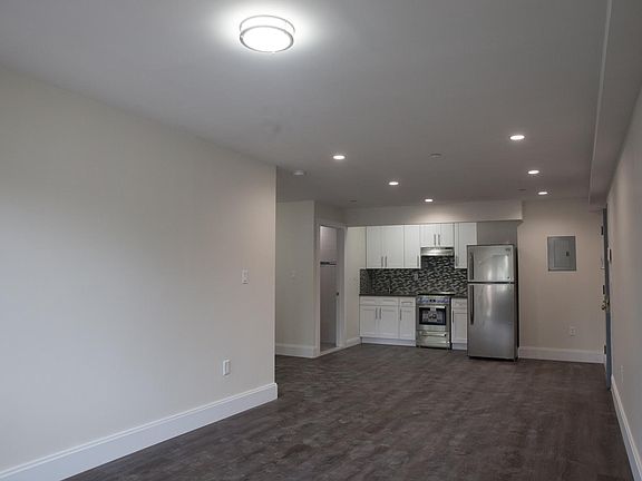 4th image of 524 E 236th St #5D