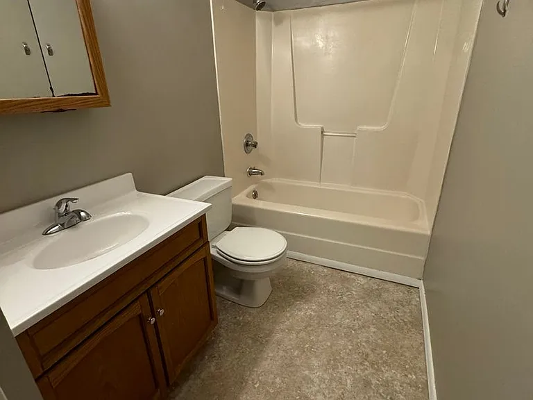1310 S Madison St — Photo 12