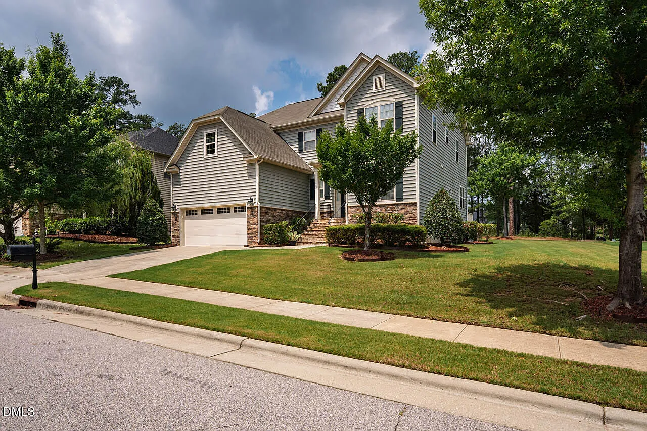 5 bed, 3.5 bath, 2950 sqft, $2,995 — Photo 3