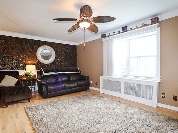 5th image of 33 Fieldstone Dr APT B2