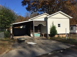 303 Empire Dr, Saint Albans, WV