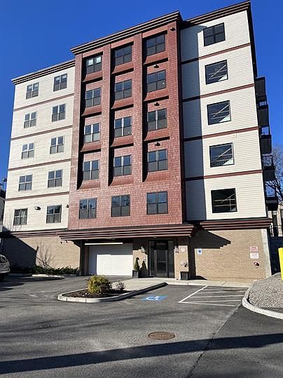 1st image of 18 Johnson Ave APT 3