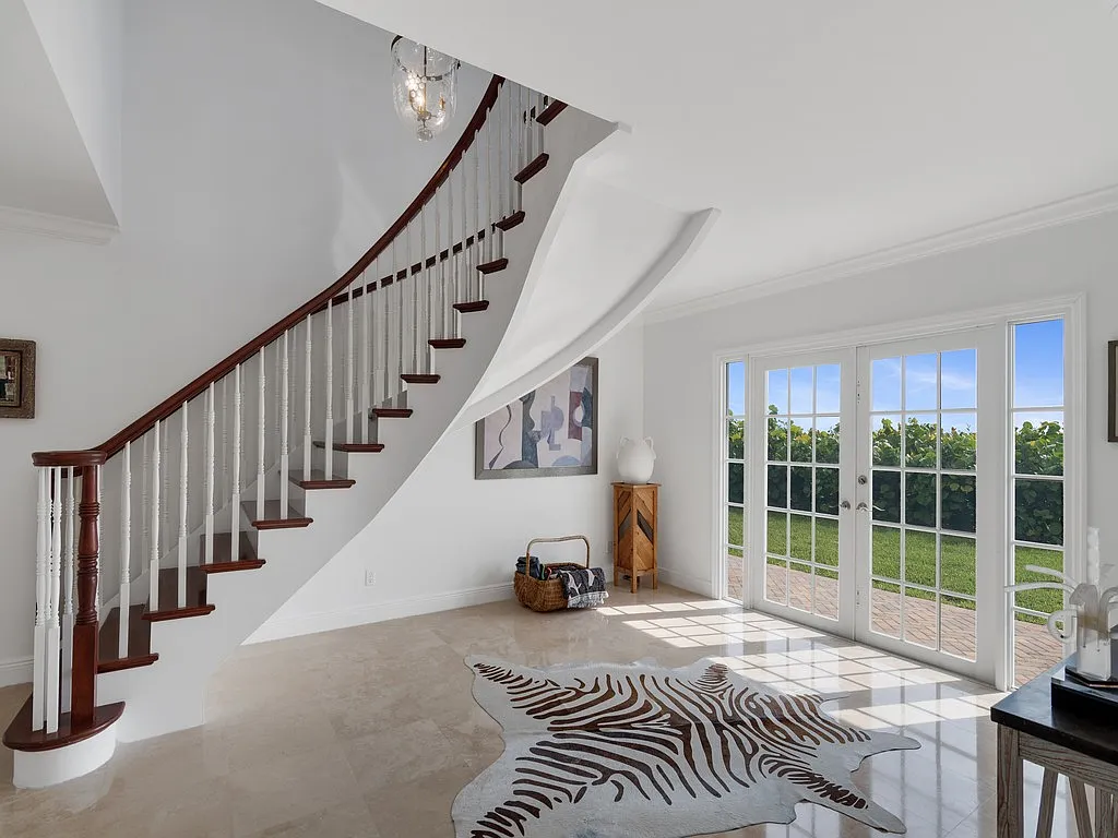 4 bed, 3.5 bath, 4060 sqft, $20,000 — Photo 3