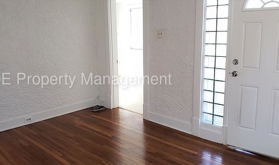 4th image of 414 Cornell Dr SE