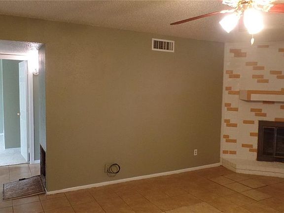 2nd image of 1217 Holbrook Dr
