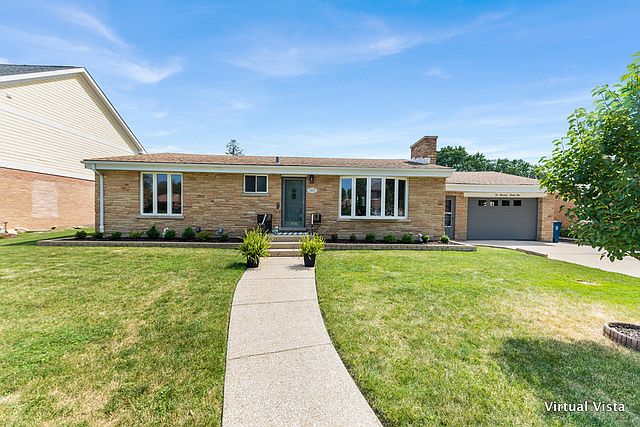1st image of 10029 W Manor Dr