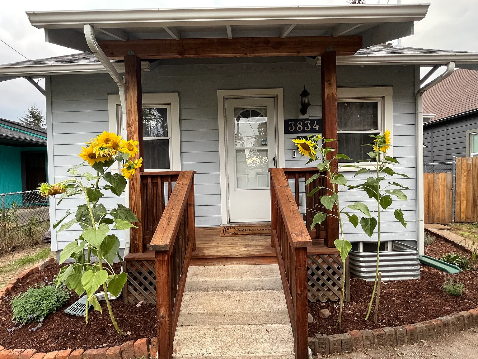 3 bed, 1.5 bath, 1750 sqft, $2,700 — Photo 2
