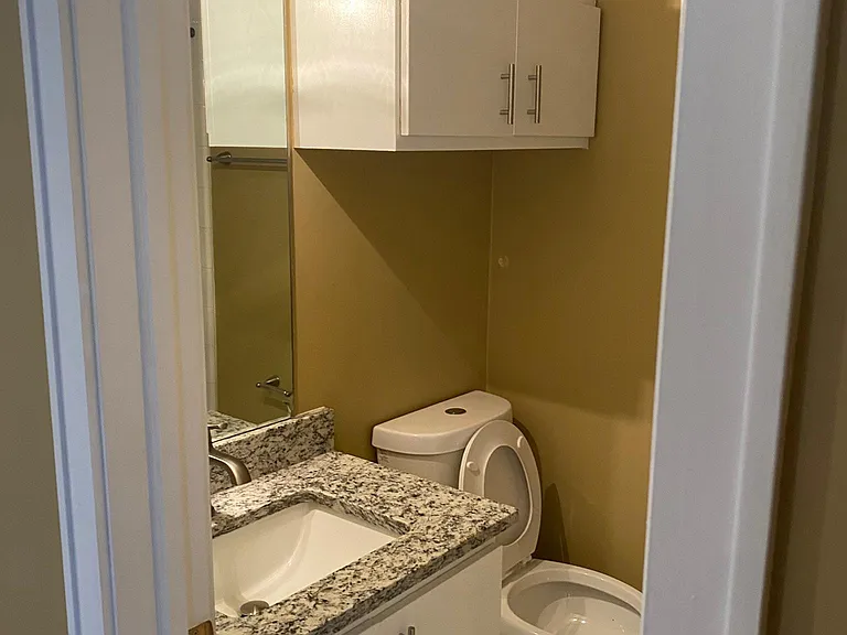 759 W 13th St #7 — Photo 5