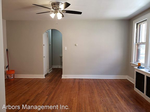 4th image of 255 Lincoln Ave #1
