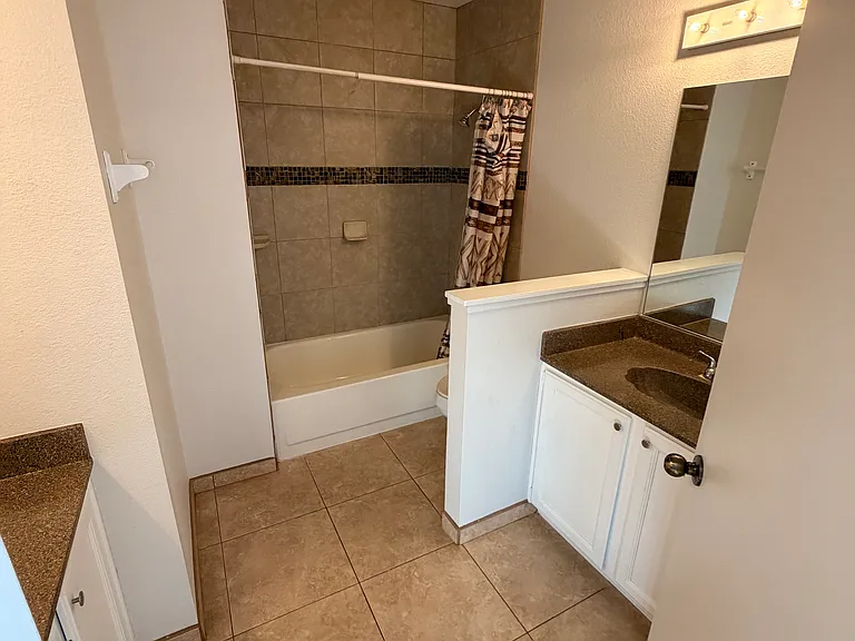 6665 Gatehouse Ln — Photo 23