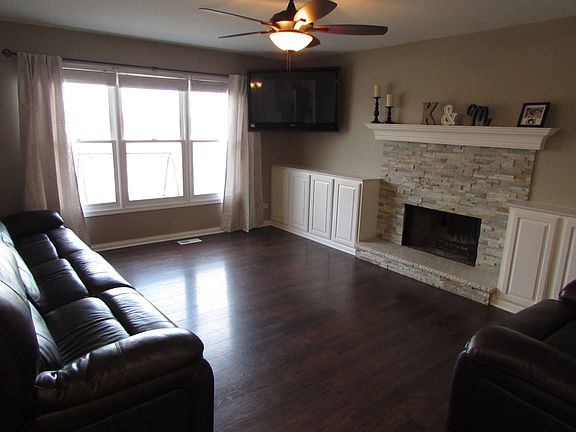 3rd image of 4433 Rolling Hills Dr