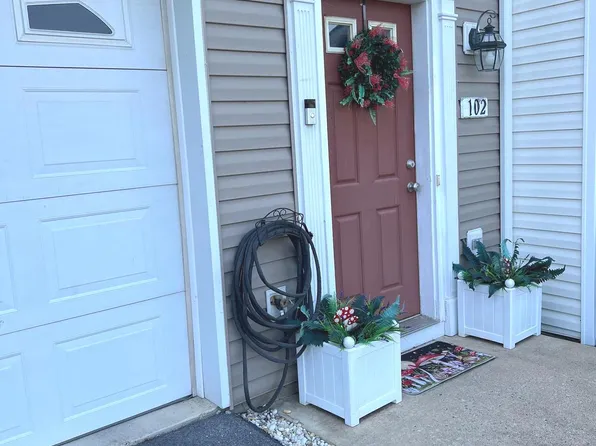 102 Zephyr Ln, Winchester, VA 22602