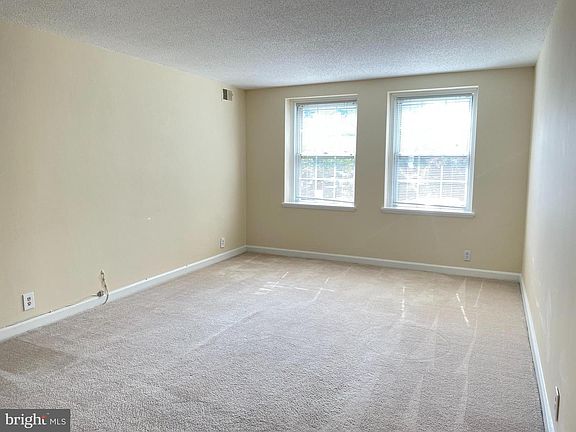 3rd image of 3046 S Abingdon St APT B2