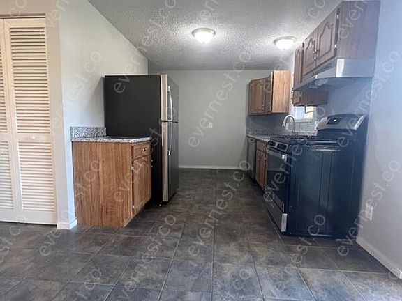 5th image of 1083 Dawn Valley Dr