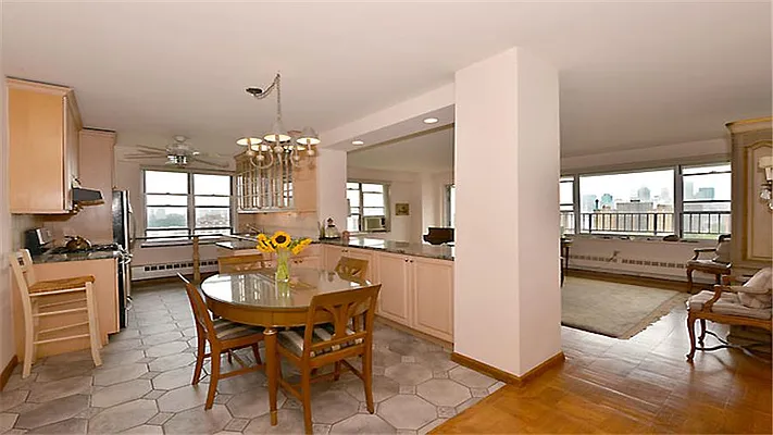 Sold by Fenwick Keats Real Estate | media 2