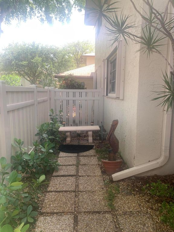 3951 NE 18th Ave APT 1502, photo 3