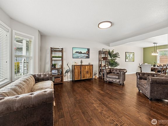 5th image of 3620 Bacall Street NE