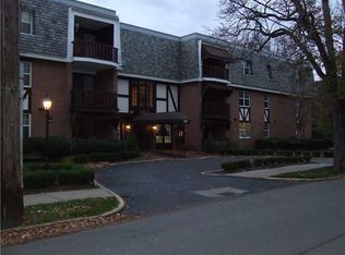 136 Centennial Ave APT 203, Sewickley, PA