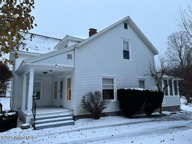 4th image of 232 Main Street