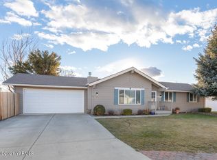 5302 Pear Butte Dr, Yakima, WA 98901