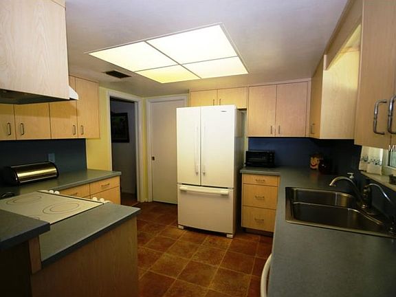 5th image of 1012 Oakview Ave