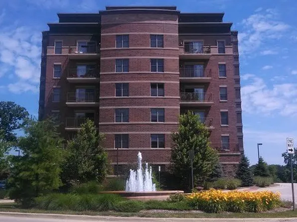 125 Lakeview Dr Unit 611, Bloomingdale, IL 60108