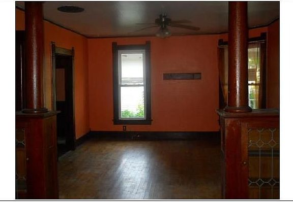 3rd image of 124 N 1st St