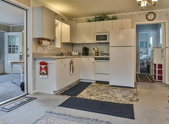 5th image of 174 Summer Place Dr