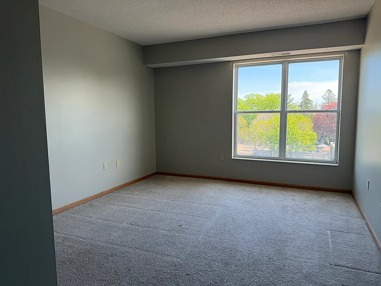 Emerson Hills Apartments — Photo 10