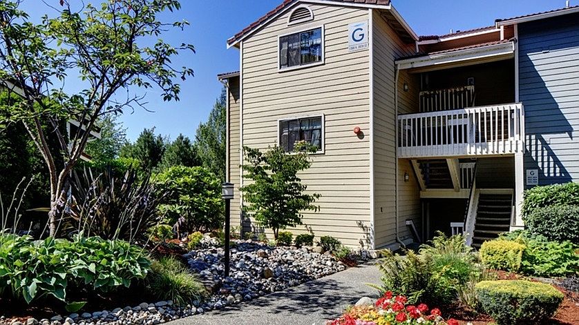 2000 Lake Washington Apartment Rentals - Renton, WA | Zillow