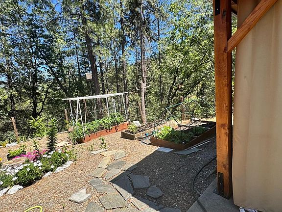 4th image of 1800 Red Cliff Way