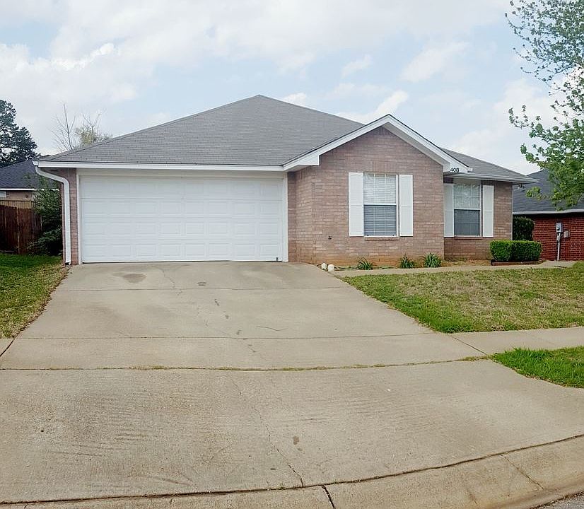 1st image of 408 Magnolia Ct