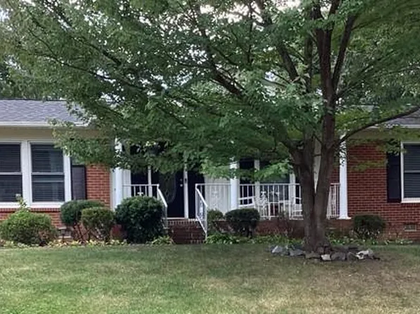 411 W Montcastle Dr, Greensboro, NC 27406