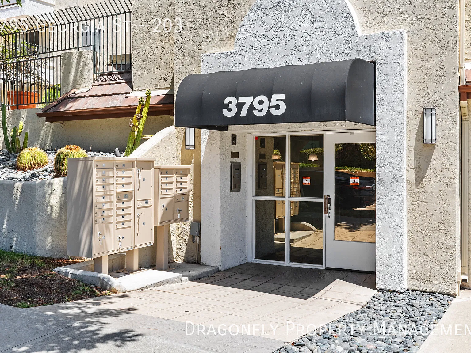 Modern Updated Condo Blocks to the Hillcrest Action — Photo 4