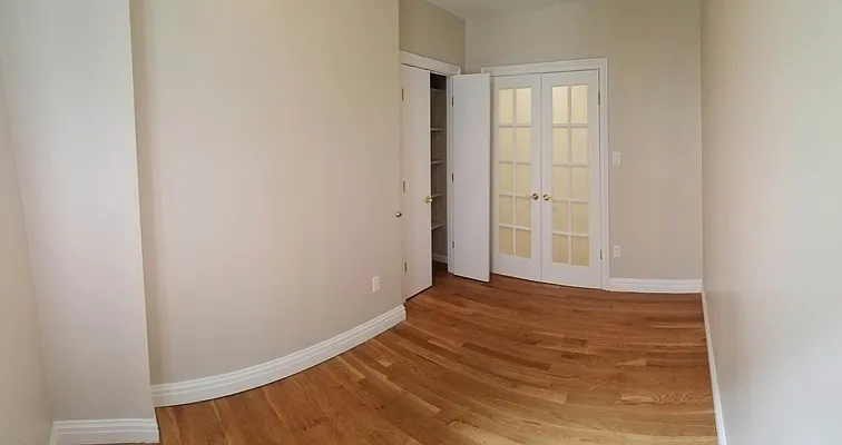 Rented by Smart NY Realty LLC | media 8