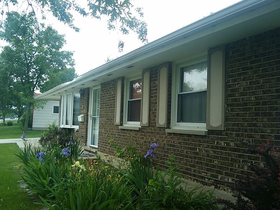 2nd image of 215 N Salem Dr