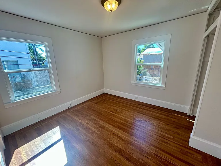 710 Grove Way — Photo 13