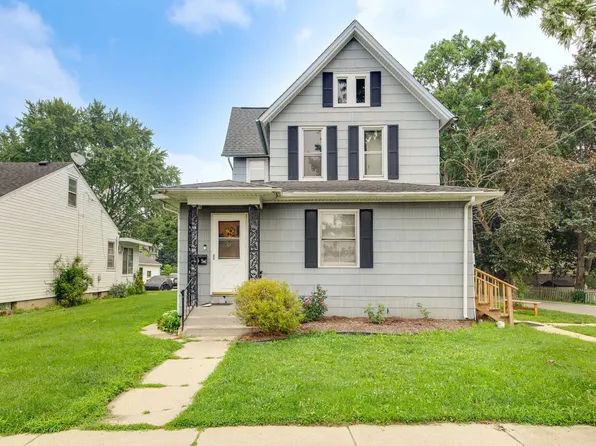 645 Lavoie Ave, Elgin, IL 60120