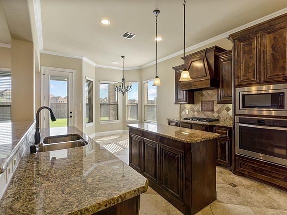 5th image of 1005 Pleasant View Dr