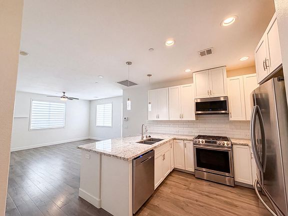 2nd image of 4920 Ocean Ln