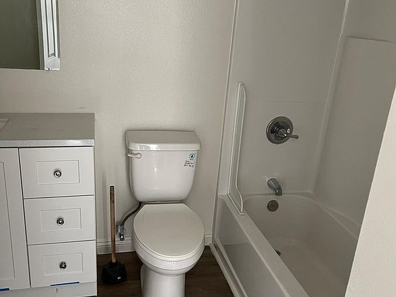 5th image of 622 E San Antonio Dr #622
