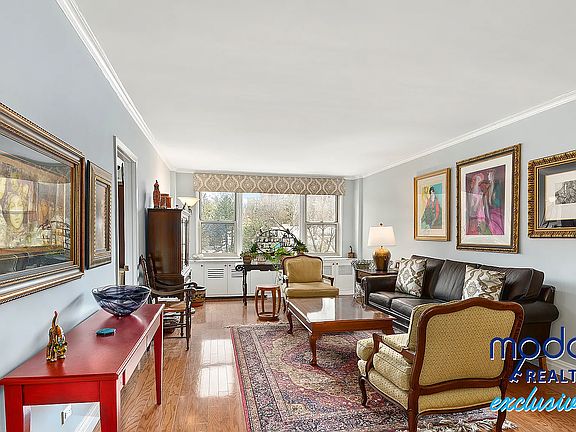 2nd image of 3755 Henry Hudson Pkwy W APT 6F